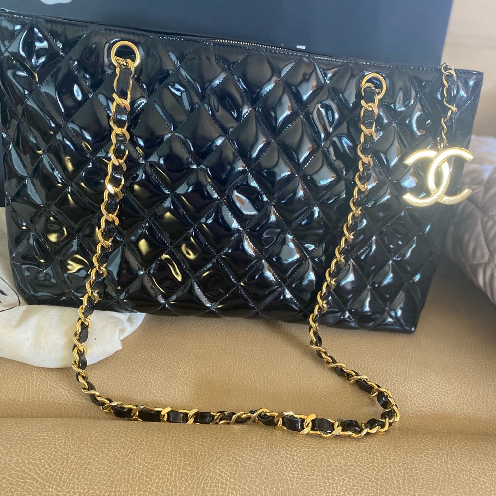 Classic CHANEL Black Quilted Patent Leather Shoulder Tote, 24K Gold Plated - Picture 13 of 16